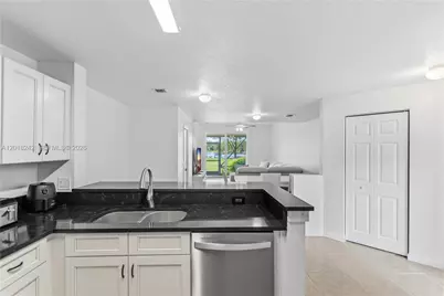 4065 Crystal Lake Dr, Deerfield Beach, FL 33064 - Photo 8