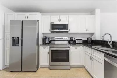 4065 Crystal Lake Dr, Deerfield Beach, FL 33064 - Photo 4
