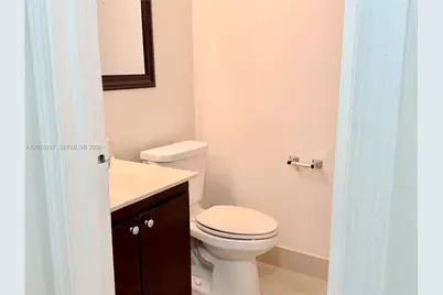 450 Commodore Dr #214, Plantation, FL 33325 - Photo 8
