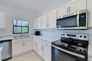 939 NW 3rd Terrace, Pompano Beach, FL 33060 - Photo 14