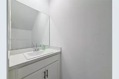 939 NW 3rd Ter #939, Pompano Beach, FL 33060 - Photo 16