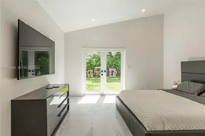 9715 SW 89th Ct, Miami, FL 33176 - Photo 22