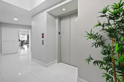 851 NE 1st Ave #3111, Miami, FL 33132 - Photo 2