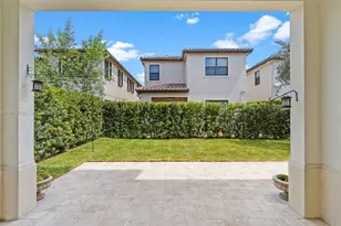 3323 W 96 Pl, Hialeah, FL 33018 - Photo 42