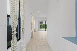 3323 W 96 Pl, Hialeah, FL 33018 - Photo 4