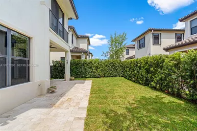 3323 W 96th Pl, Hialeah, FL 33018 - Photo 48