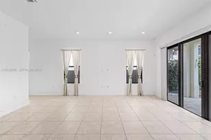 3323 W 96 Pl, Hialeah, FL 33018 - Photo 8