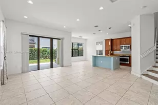 3323 W 96 Pl, Hialeah, FL 33018 - Photo 6