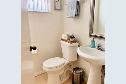 9020 NW 38th Dr #5, Coral Springs, FL 33065 - Photo 4