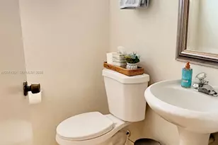 9020 NW 38th Dr, Coral Springs, FL 33065 - Photo 4