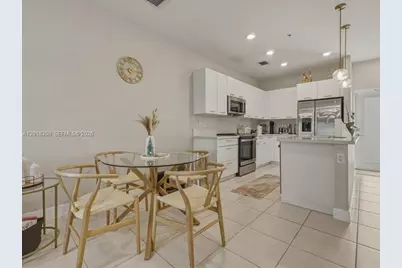 8201 NW 41st St #D-205, Doral, FL 33166 - Photo 6