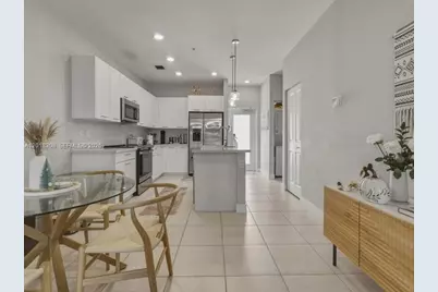 8201 NW 41st St #D-205, Doral, FL 33166 - Photo 4