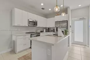 8201 NW 41st St, Doral, FL 33166 - Photo 8