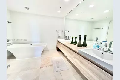 17111 Biscayne Blvd #1102, North Miami Beach, FL 33160 - Photo 20