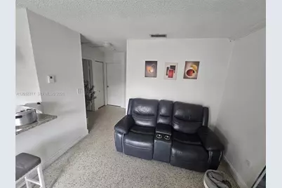 1241 NW 6th St #6, Miami, FL 33125 - Photo 2