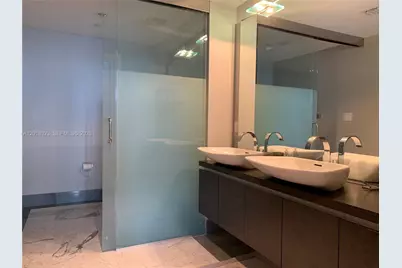 200 Biscayne Boulevard Way #4212, Miami, FL 33131 - Photo 10
