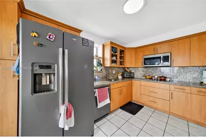 4801 NW 7th St, Miami, FL 33126 - Photo 24