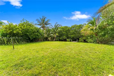 1031 NW 21st St, Fort Lauderdale, FL 33311 - Photo 10