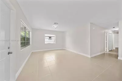 429 Avenida Hermosa, West Palm Beach, FL 33405 - Photo 2