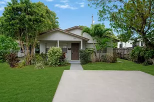 429 Avenida Hermosa, West Palm Beach, FL 33405 - Photo 1