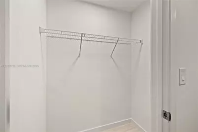 77 SE 5th #2404, Miami, FL 33131 - Photo 10
