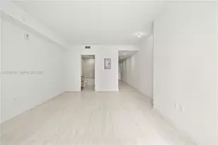 77 SE 5th, Miami, FL 33131 - Photo 8