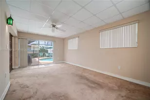 810 NW 78th Ave, Pembroke Pines, FL 33024 - Photo 16