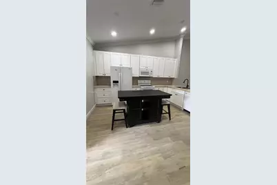 11065 NW 38th Pl, Sunrise, FL 33351 - Photo 4