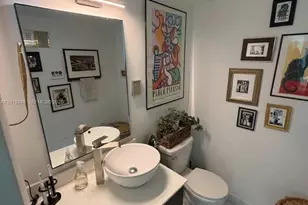 665 NE 25th St, Miami, FL 33137 - Photo 14