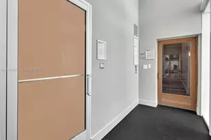 665 NE 25th St, Miami, FL 33137 - Photo 8