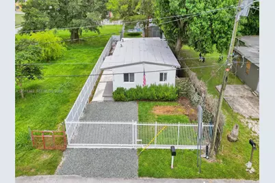 10222 SW 181st St, Miami, FL 33157 - Photo 2