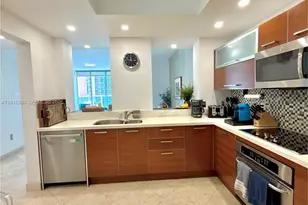 3330 NE 190th St, Aventura, FL 33180 - Photo 10