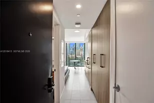 121 NE 5th St, Miami, FL 33132 - Photo 2
