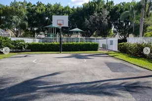 982 Sevilla Cir, Weston, FL 33326 - Photo 20