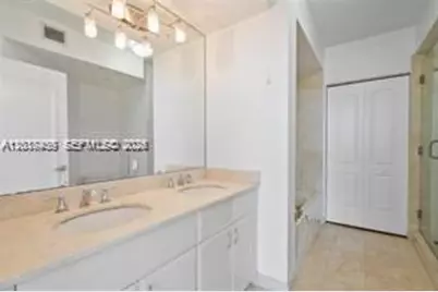 6365 Collins Ave #3309, Miami Beach, FL 33141 - Photo 10
