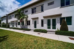 10447 NW 66th St, Doral, FL 33178 - Photo 2