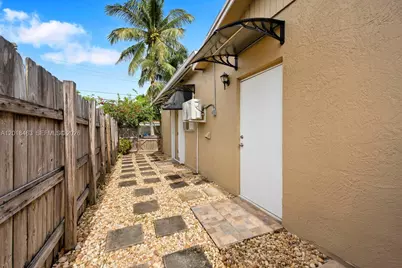 15725 SW 102nd Pl, Miami, FL 33157 - Photo 20