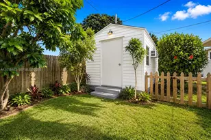 15725 SW 102nd Pl, Miami, FL 33157 - Photo 16