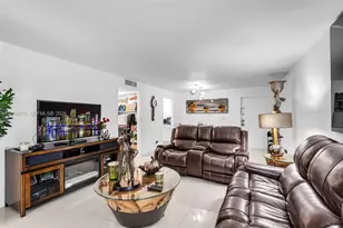 8511 NW 8th St, Miami, FL 33126 - Photo 4