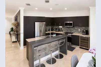 6950 NW 106th Ave, Doral, FL 33178 - Photo 10