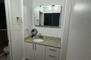 9451 Evergreen Pl, Davie, FL 33324 - Photo 6