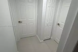 9451 Evergreen Pl, Davie, FL 33324 - Photo 14