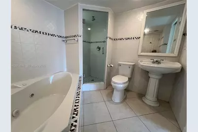 345 Ocean Dr #305, Miami Beach, FL 33139 - Photo 12