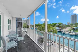 200 Diplomat Pkwy, Hallandale Beach, FL 33009 - Photo 24