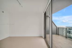 488 NE 18th St, Miami, FL 33132 - Photo 12