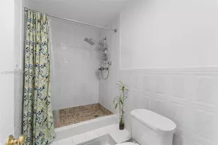 1950 W 54th St, Hialeah, FL 33012 - Photo 8