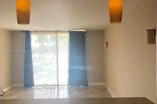 9350 Fontainebleau Blvd, Miami, FL 33172 - Photo 10