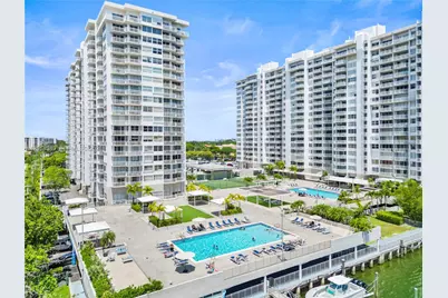 18011 Biscayne Blvd #705, Aventura, FL 33160 - Photo 2