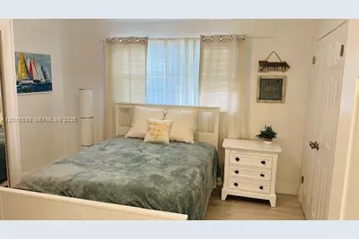 440 Paradise Isle Blvd #402, Hallandale Beach, FL 33009 - Photo 10
