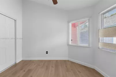 1035 W Jasmine Ln, North Lauderdale, FL 33068 - Photo 24